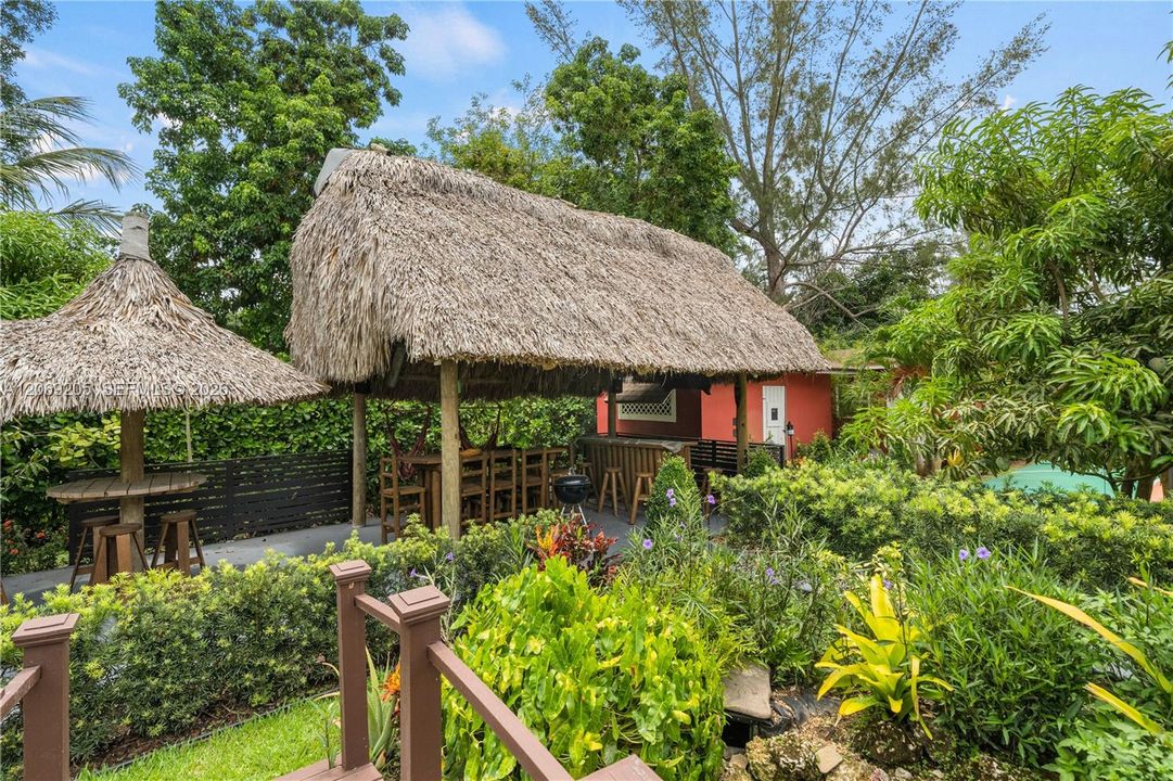 For Sale: $2,675,000 (6 beds, 3 baths, 6329 Square Feet)