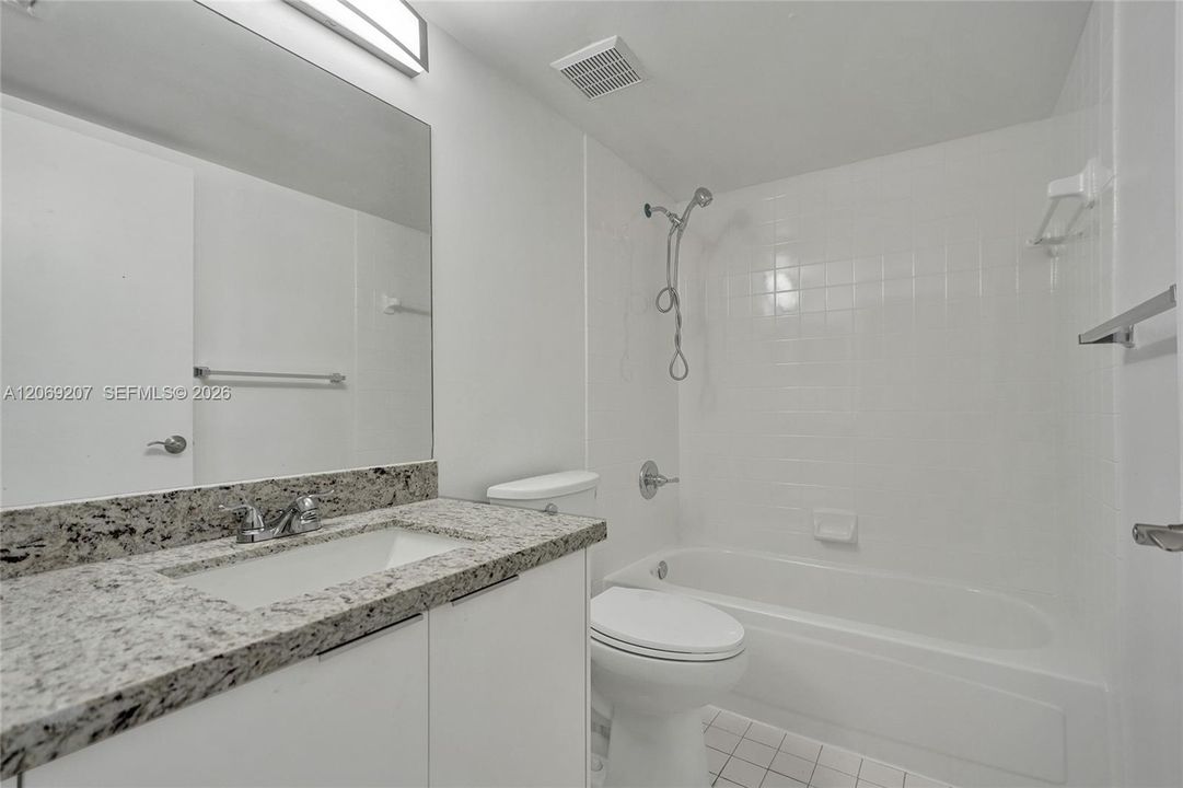 For Rent: $2,800 (3 beds, 2 baths, 1100 Square Feet)