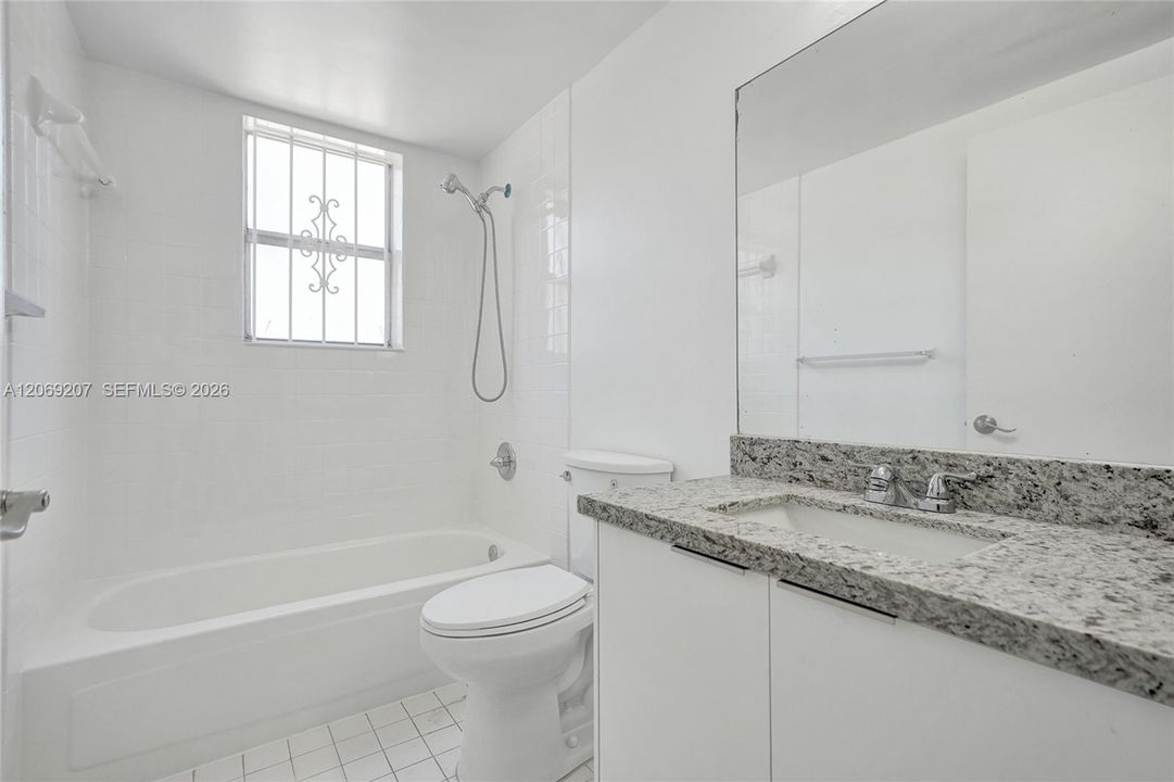 For Rent: $2,800 (3 beds, 2 baths, 1100 Square Feet)