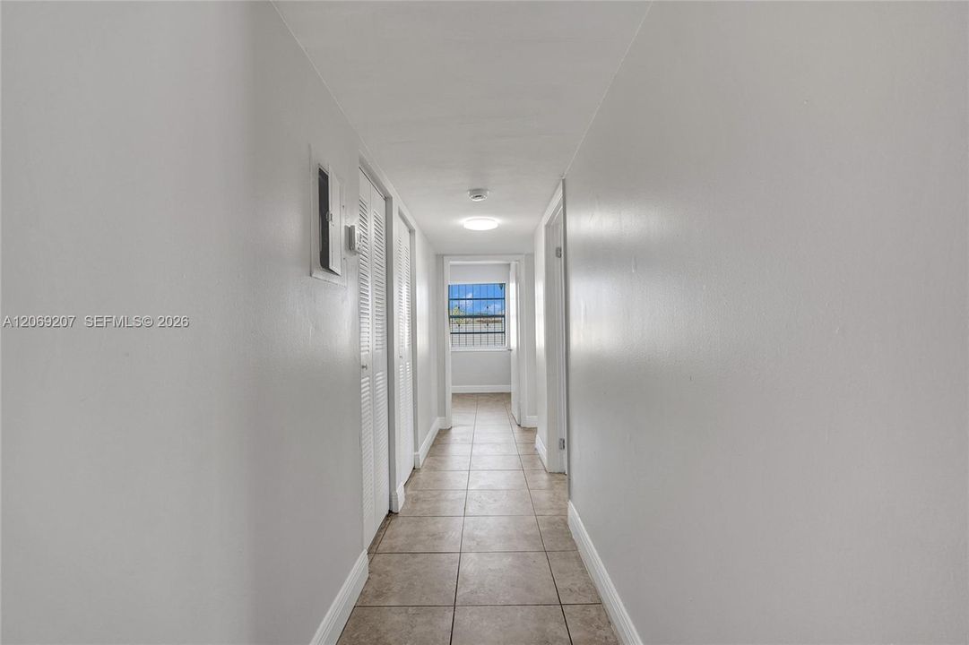For Rent: $2,800 (3 beds, 2 baths, 1100 Square Feet)
