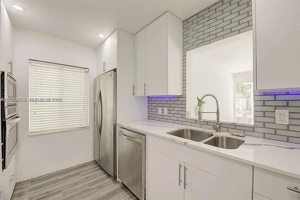 For Rent: $3,850 (3 beds, 1 baths, 1090 Square Feet)