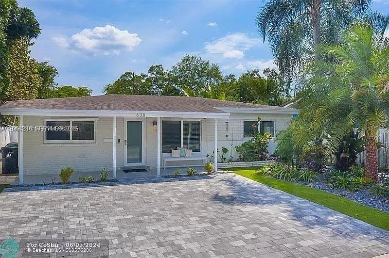 For Rent: $3,850 (3 beds, 1 baths, 1090 Square Feet)