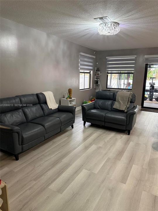 For Sale: $650,000 (4 beds, 3 baths, 2122 Square Feet)