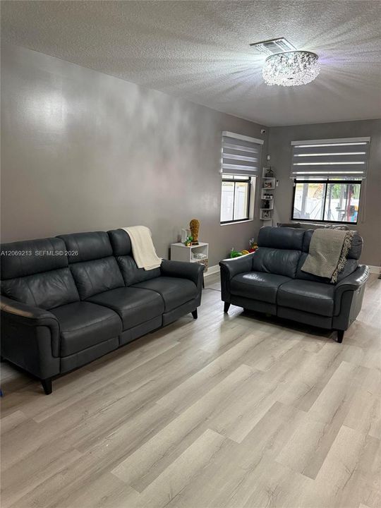 For Sale: $650,000 (4 beds, 3 baths, 2122 Square Feet)