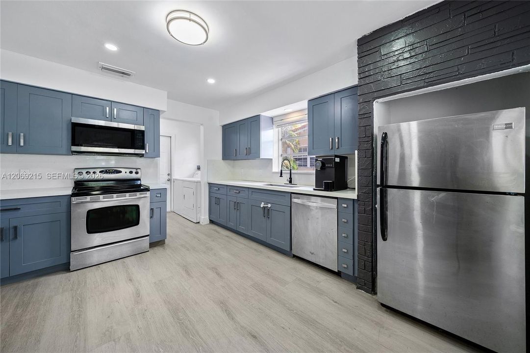 For Rent: $3,500 (3 beds, 2 baths, 1438 Square Feet)