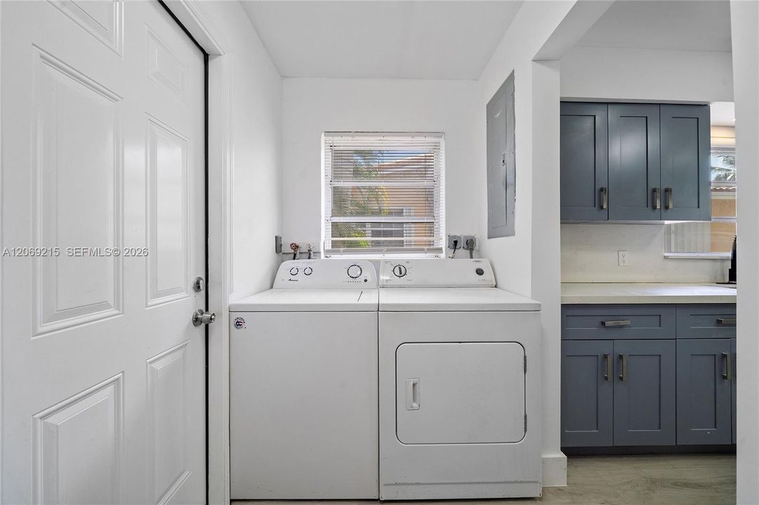 For Rent: $3,500 (3 beds, 2 baths, 1438 Square Feet)