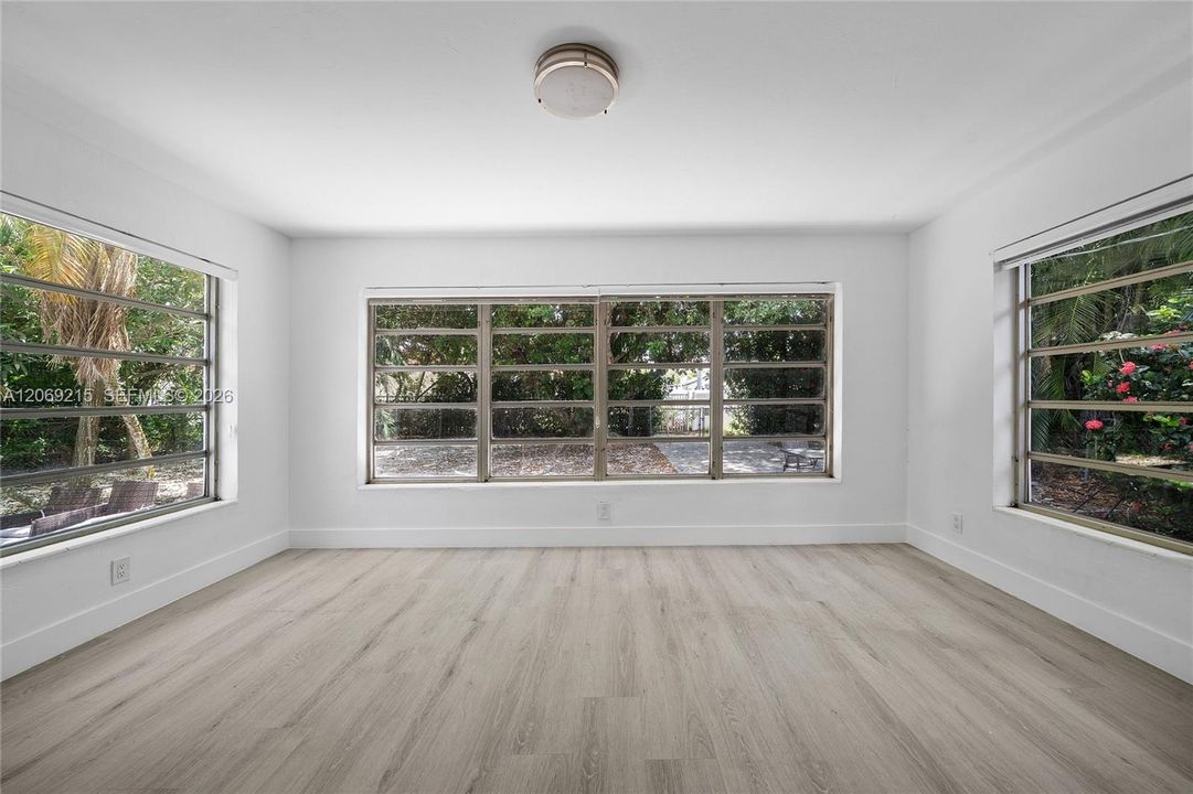 For Rent: $3,500 (3 beds, 2 baths, 1438 Square Feet)