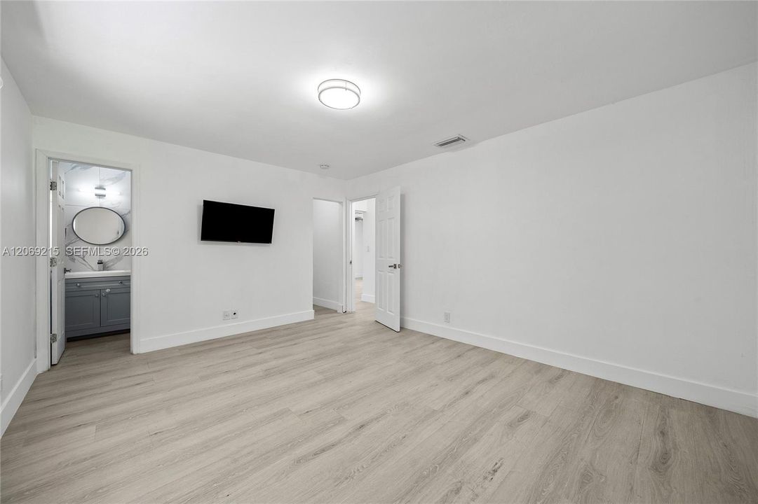 For Rent: $3,500 (3 beds, 2 baths, 1438 Square Feet)