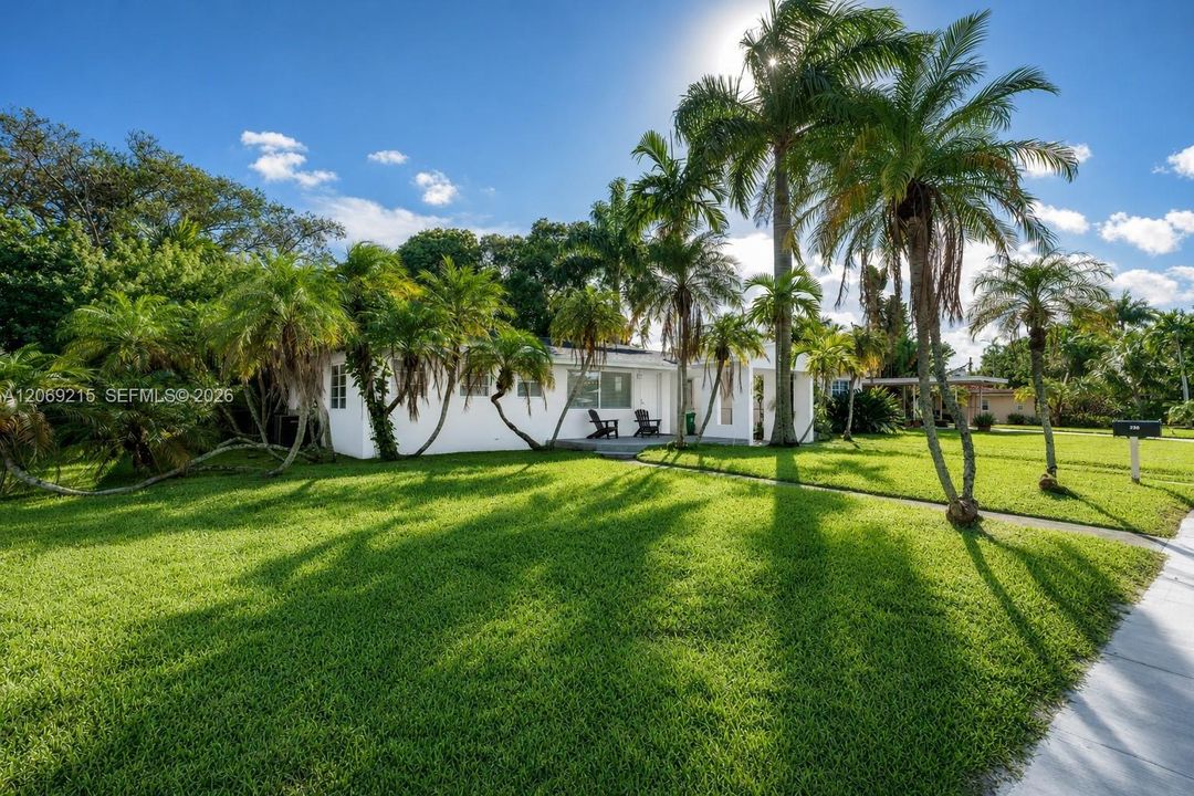 For Rent: $3,500 (3 beds, 2 baths, 1438 Square Feet)