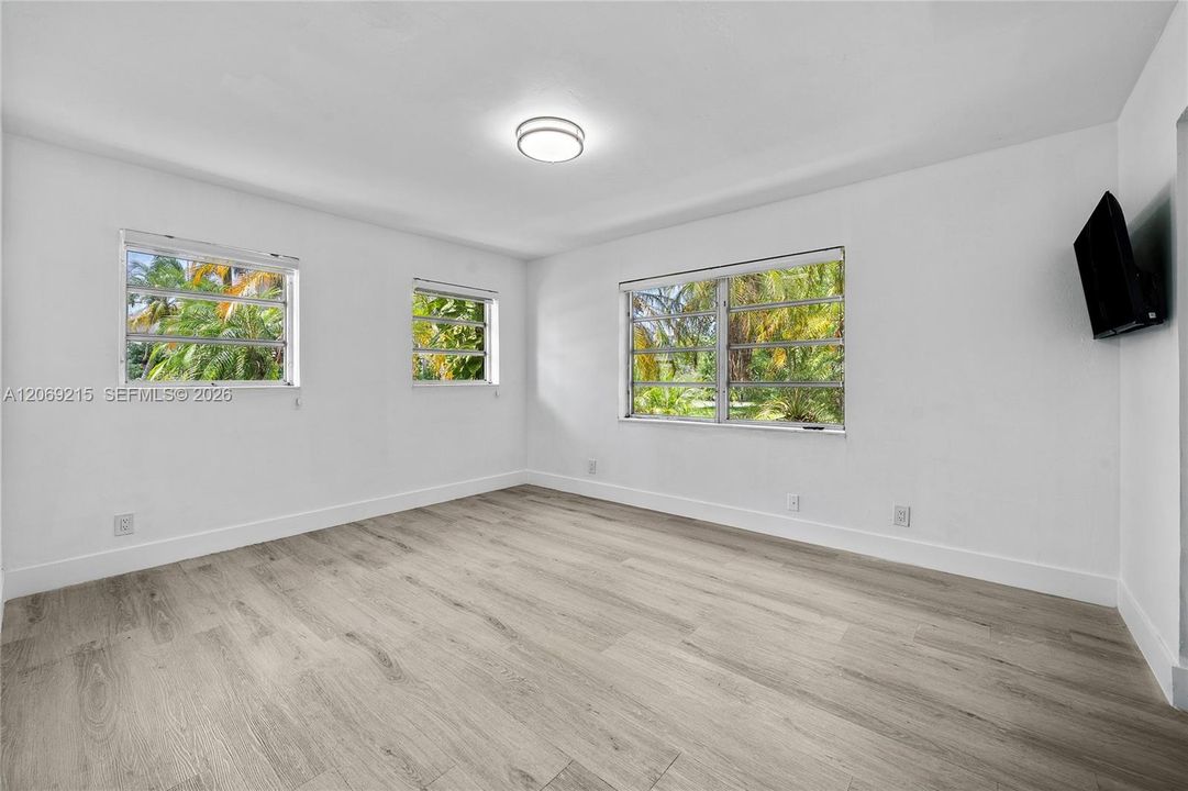 For Rent: $3,500 (3 beds, 2 baths, 1438 Square Feet)
