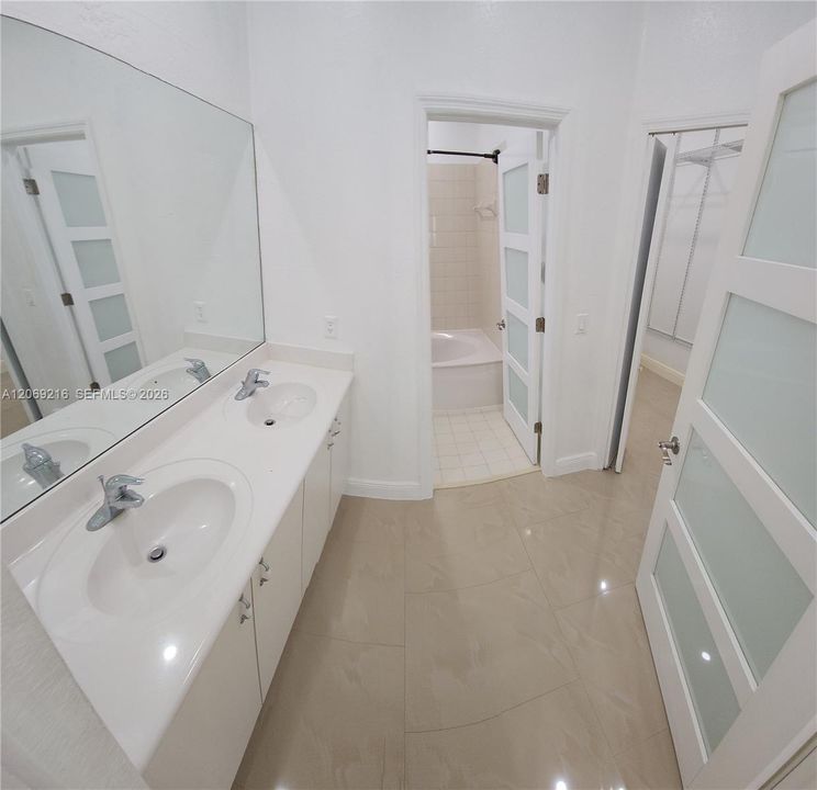 For Rent: $4,000 (3 beds, 2 baths, 1502 Square Feet)