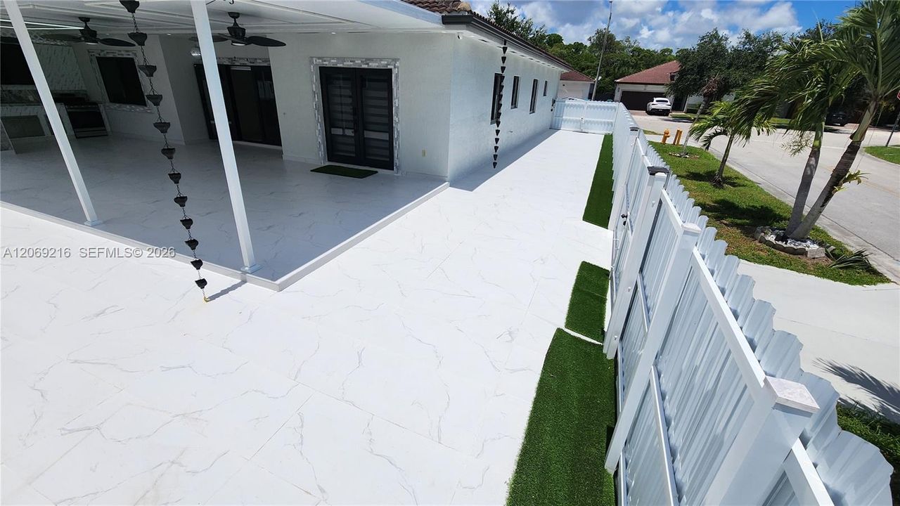 For Rent: $4,000 (3 beds, 2 baths, 1502 Square Feet)