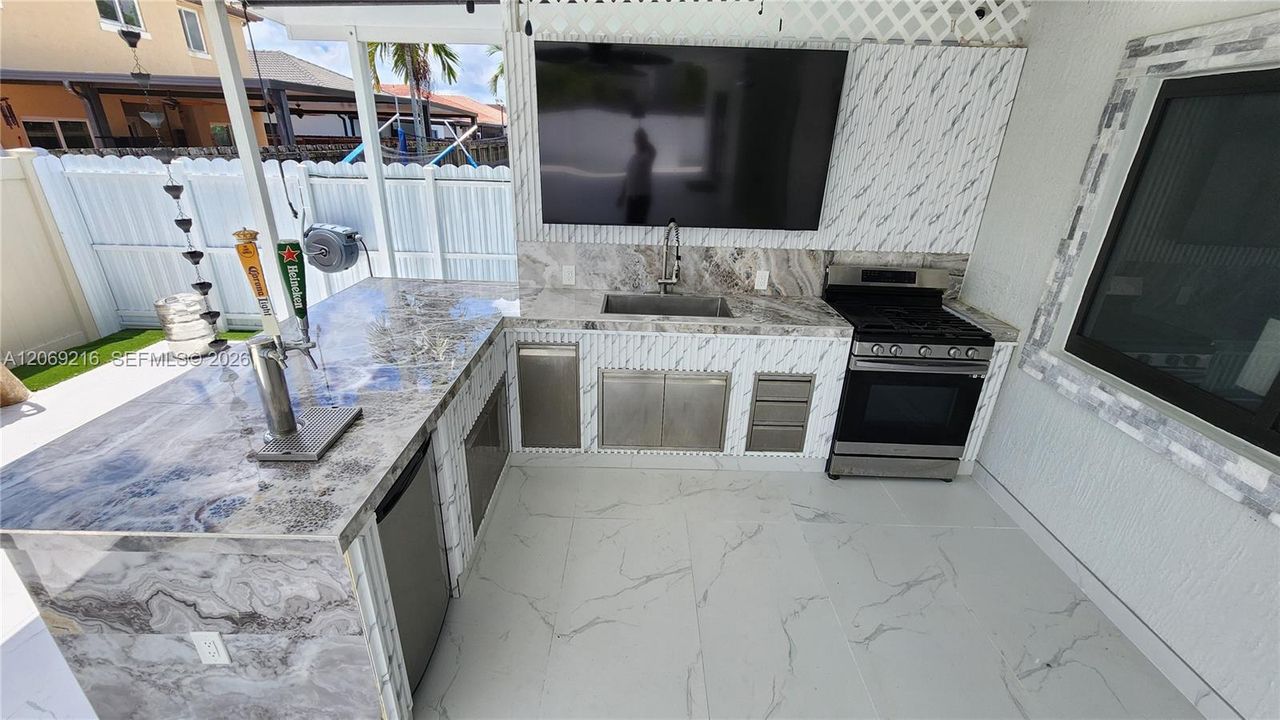 For Rent: $4,000 (3 beds, 2 baths, 1502 Square Feet)