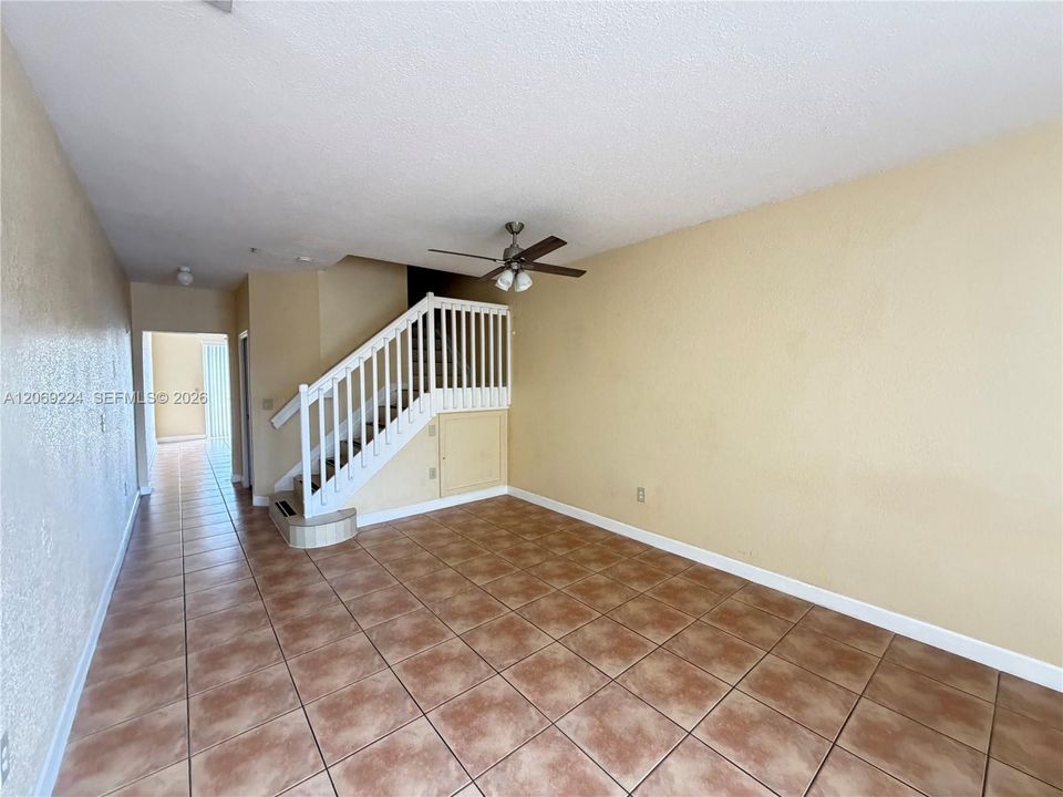 Active With Contract: $2,100 (2 beds, 2 baths, 1298 Square Feet)