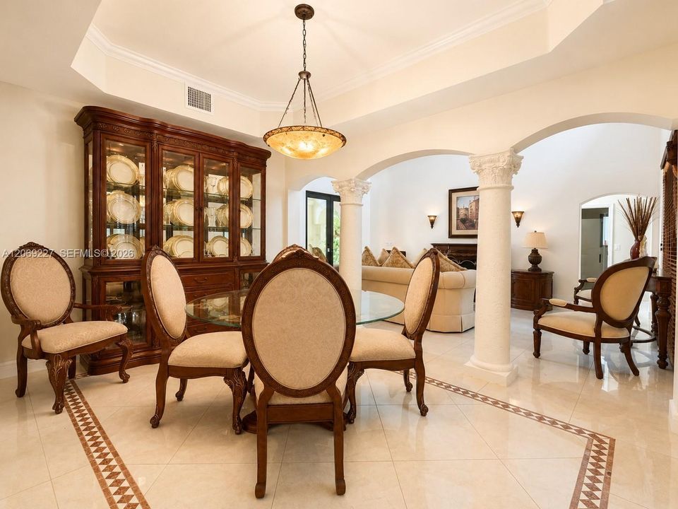 For Sale: $1,550,000 (5 beds, 4 baths, 2889 Square Feet)