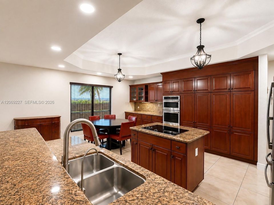 For Sale: $1,550,000 (5 beds, 4 baths, 2889 Square Feet)