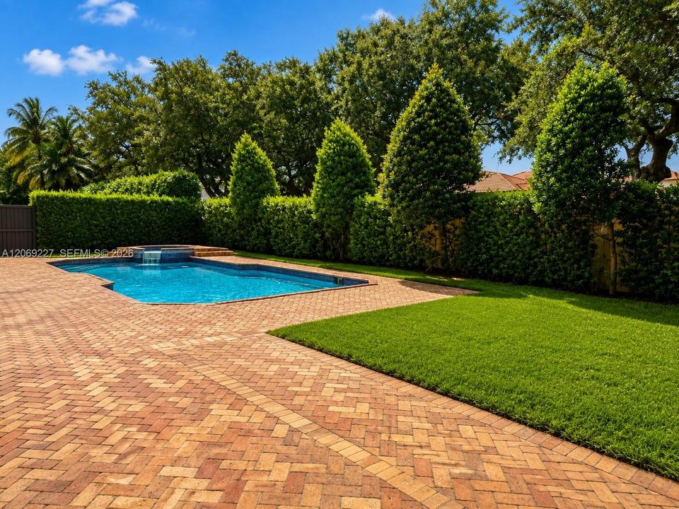 For Sale: $1,550,000 (5 beds, 4 baths, 2889 Square Feet)