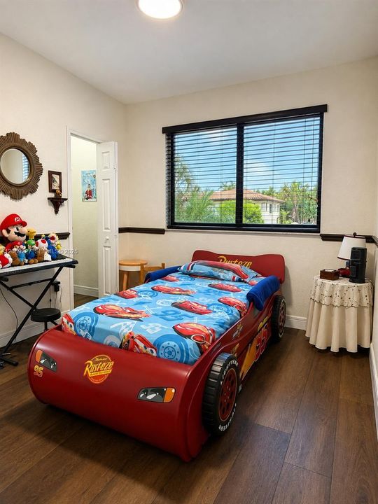For Sale: $1,550,000 (5 beds, 4 baths, 2889 Square Feet)