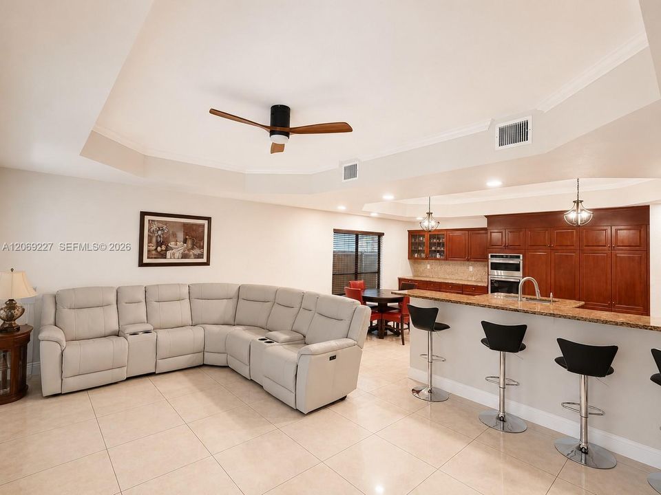 For Sale: $1,550,000 (5 beds, 4 baths, 2889 Square Feet)