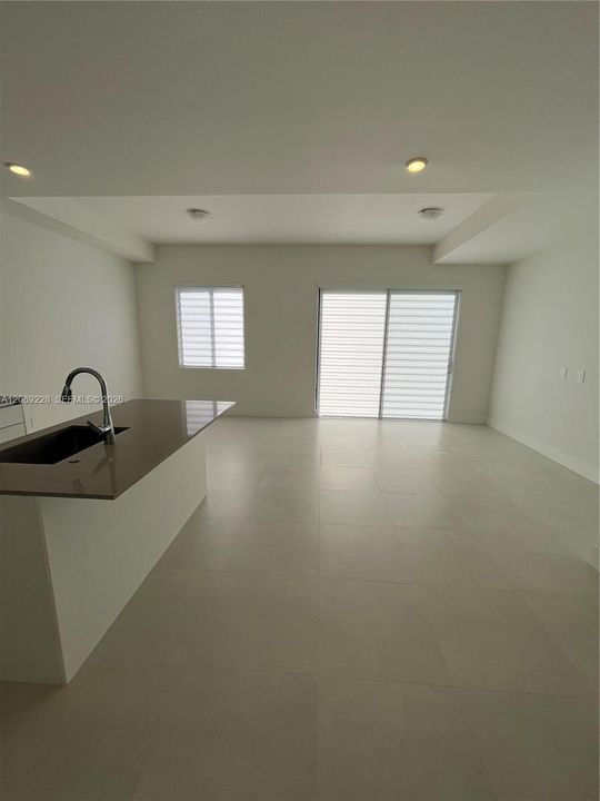 For Rent: $2,950 (3 beds, 2 baths, 0 Square Feet)