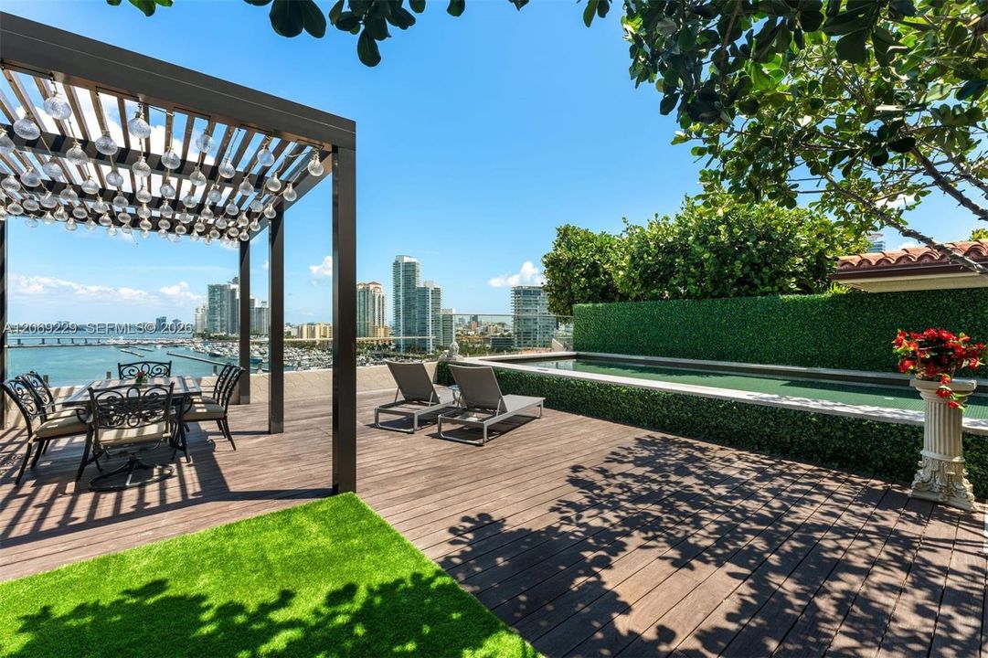 En Venta: $39,950,000 (7 camas, 8 baños, 9852 Pies cuadrados)