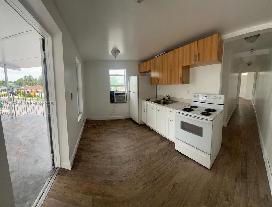 For Rent: $1,700 (2 beds, 1 baths, 700 Square Feet)