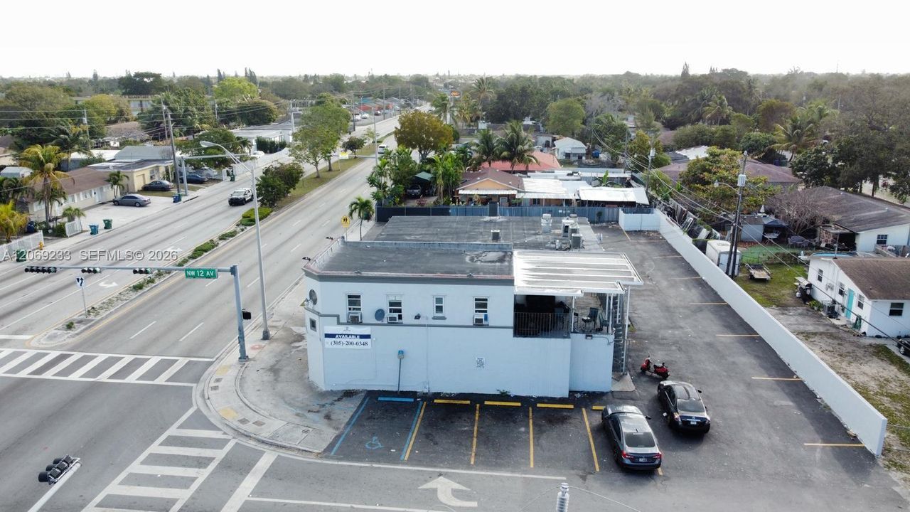 For Rent: $1,700 (2 beds, 1 baths, 700 Square Feet)
