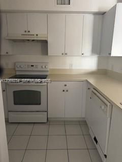 For Rent: $1,700 (2 beds, 2 baths, 895 Square Feet)