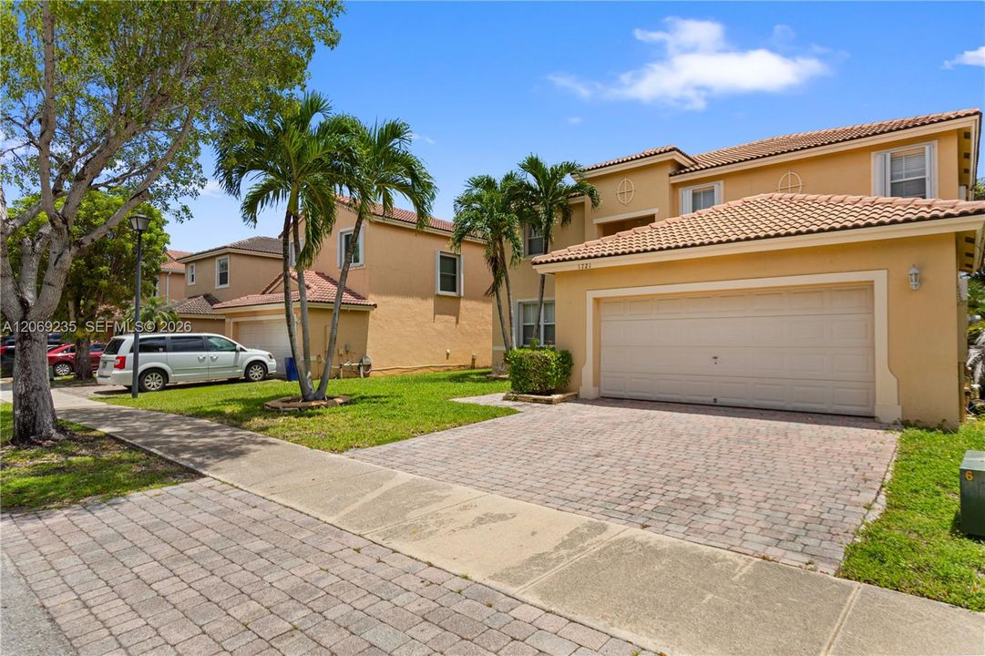 En Venta: $519,000 (4 camas, 3 baños, 2786 Pies cuadrados)
