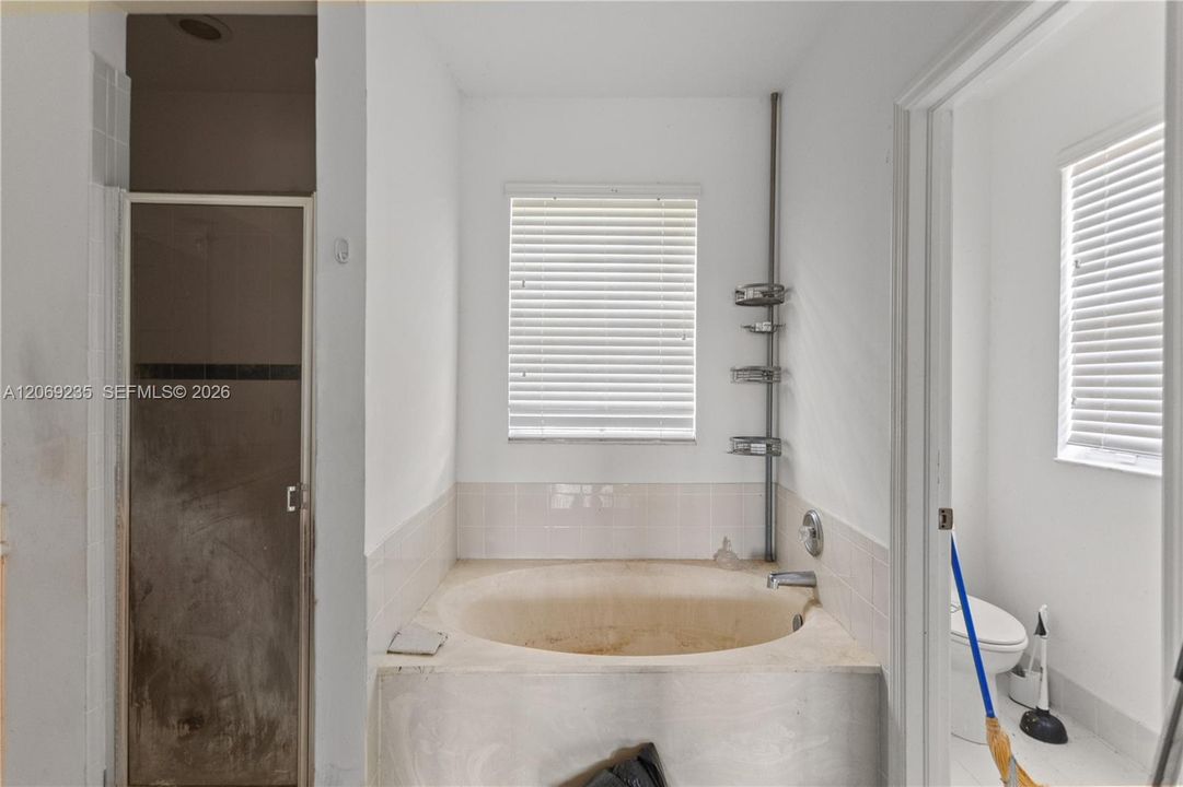 En Venta: $519,000 (4 camas, 3 baños, 2786 Pies cuadrados)