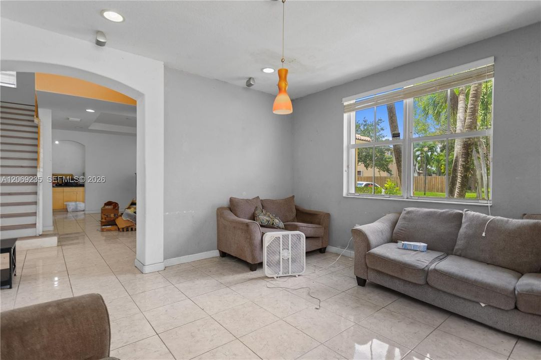 En Venta: $519,000 (4 camas, 3 baños, 2786 Pies cuadrados)