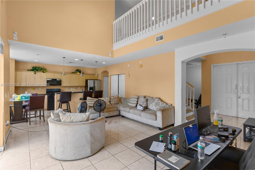 En Venta: $519,000 (4 camas, 3 baños, 2786 Pies cuadrados)