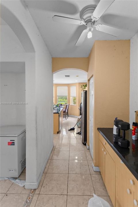 En Venta: $519,000 (4 camas, 3 baños, 2786 Pies cuadrados)