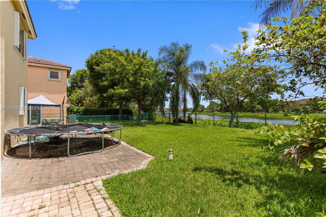 En Venta: $519,000 (4 camas, 3 baños, 2786 Pies cuadrados)