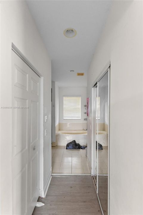 En Venta: $519,000 (4 camas, 3 baños, 2786 Pies cuadrados)