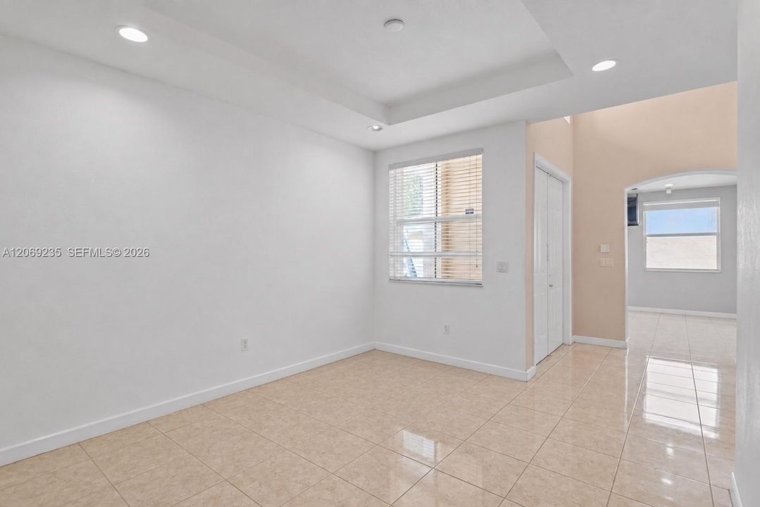 En Venta: $519,000 (4 camas, 3 baños, 2786 Pies cuadrados)
