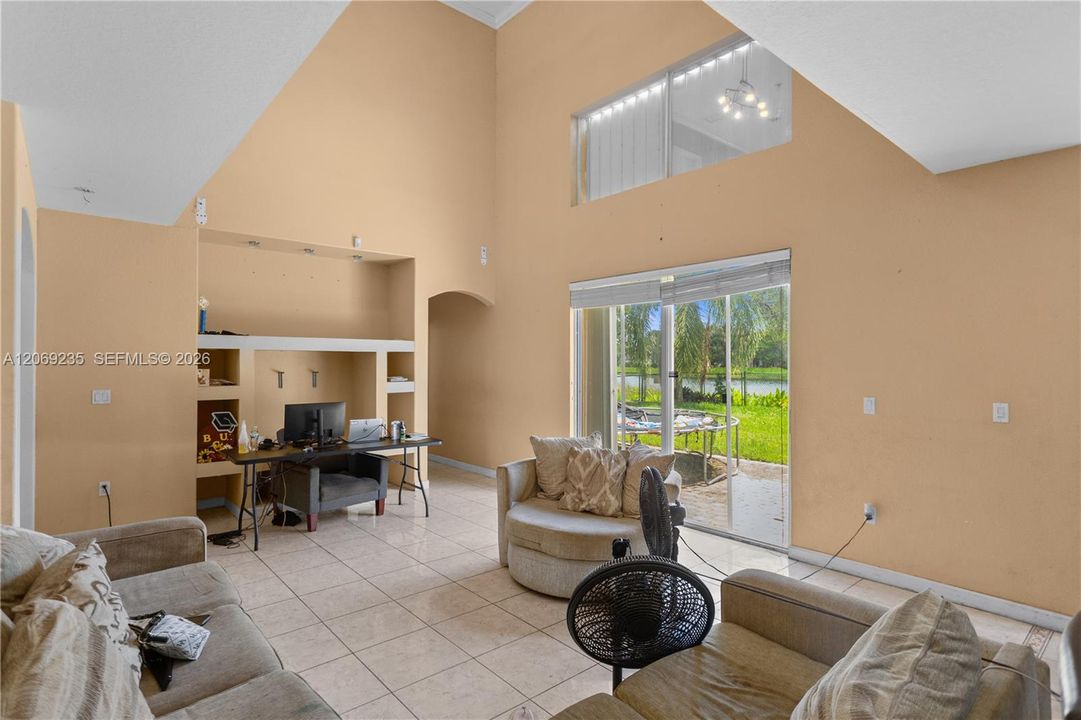 En Venta: $519,000 (4 camas, 3 baños, 2786 Pies cuadrados)