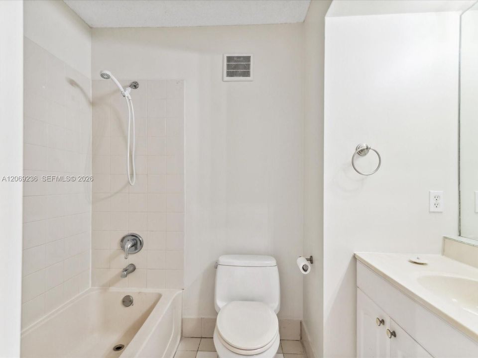 For Rent: $3,300 (3 beds, 2 baths, 1580 Square Feet)