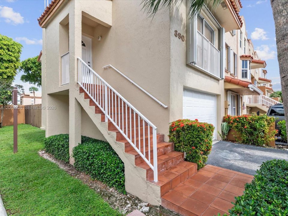 For Rent: $3,300 (3 beds, 2 baths, 1580 Square Feet)