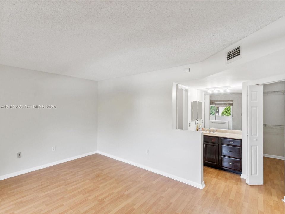 For Rent: $3,300 (3 beds, 2 baths, 1580 Square Feet)