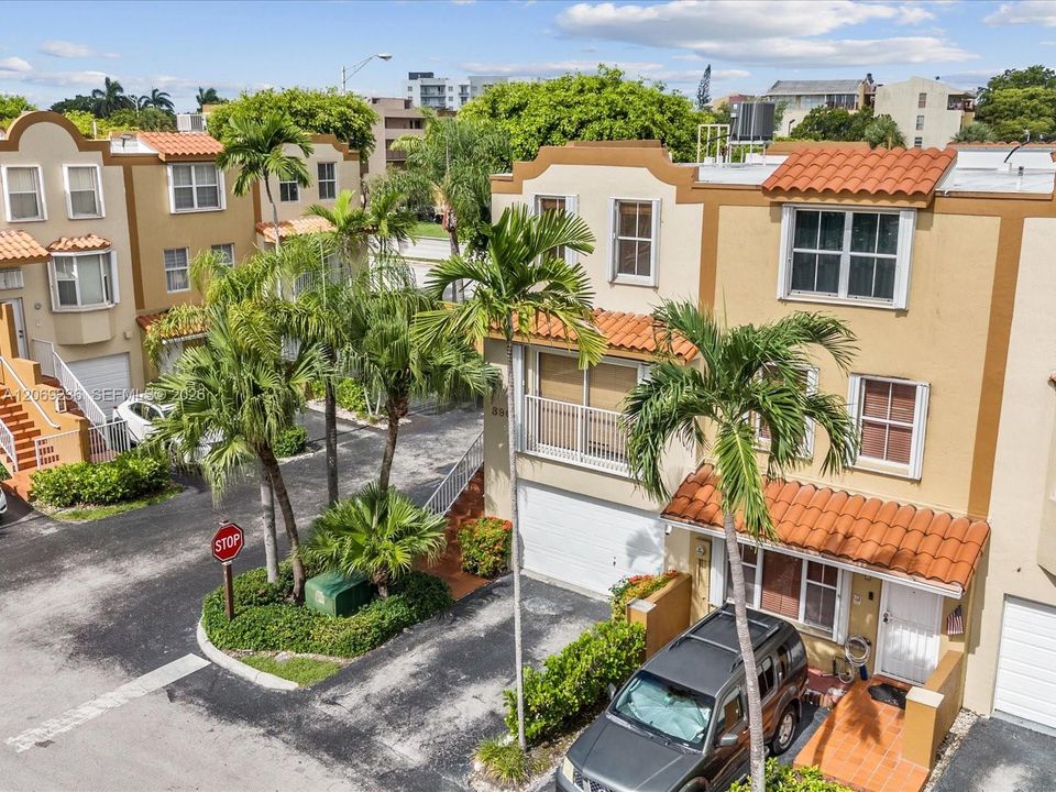 For Rent: $3,300 (3 beds, 2 baths, 1580 Square Feet)