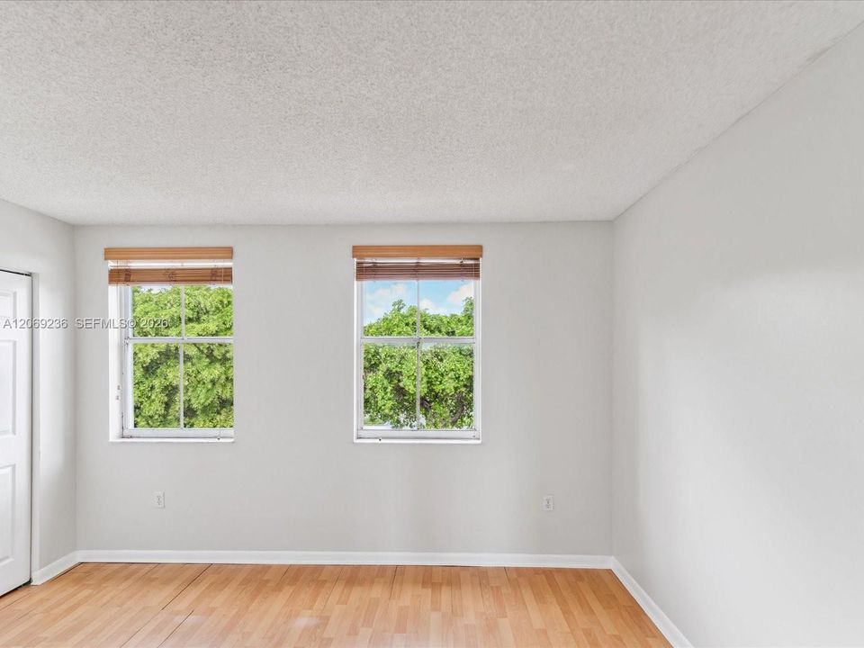 For Rent: $3,300 (3 beds, 2 baths, 1580 Square Feet)