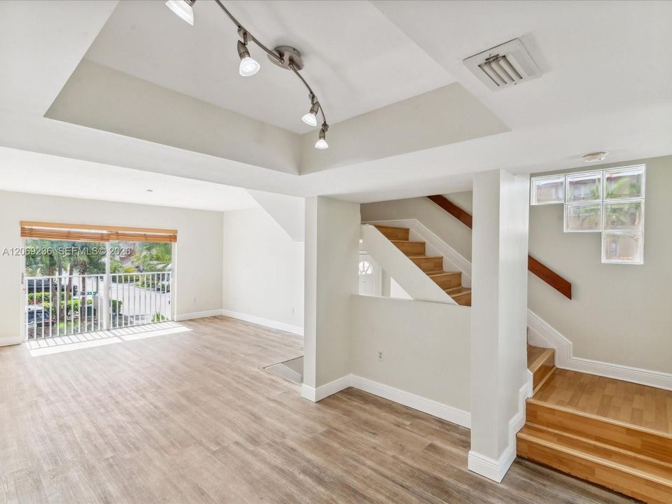 For Rent: $3,300 (3 beds, 2 baths, 1580 Square Feet)
