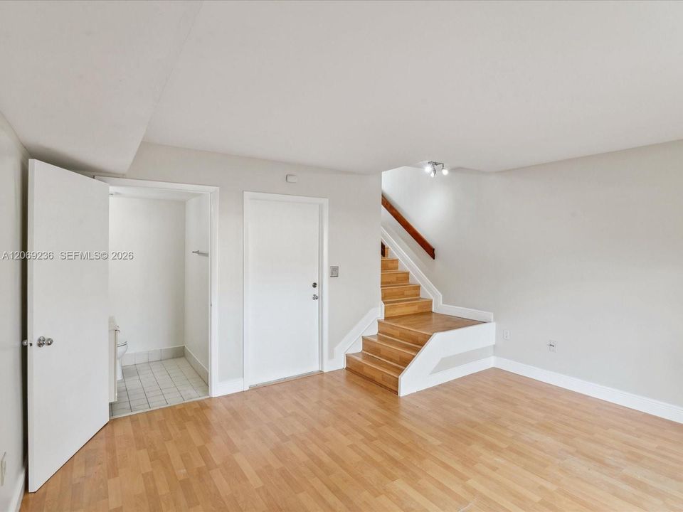 For Rent: $3,300 (3 beds, 2 baths, 1580 Square Feet)