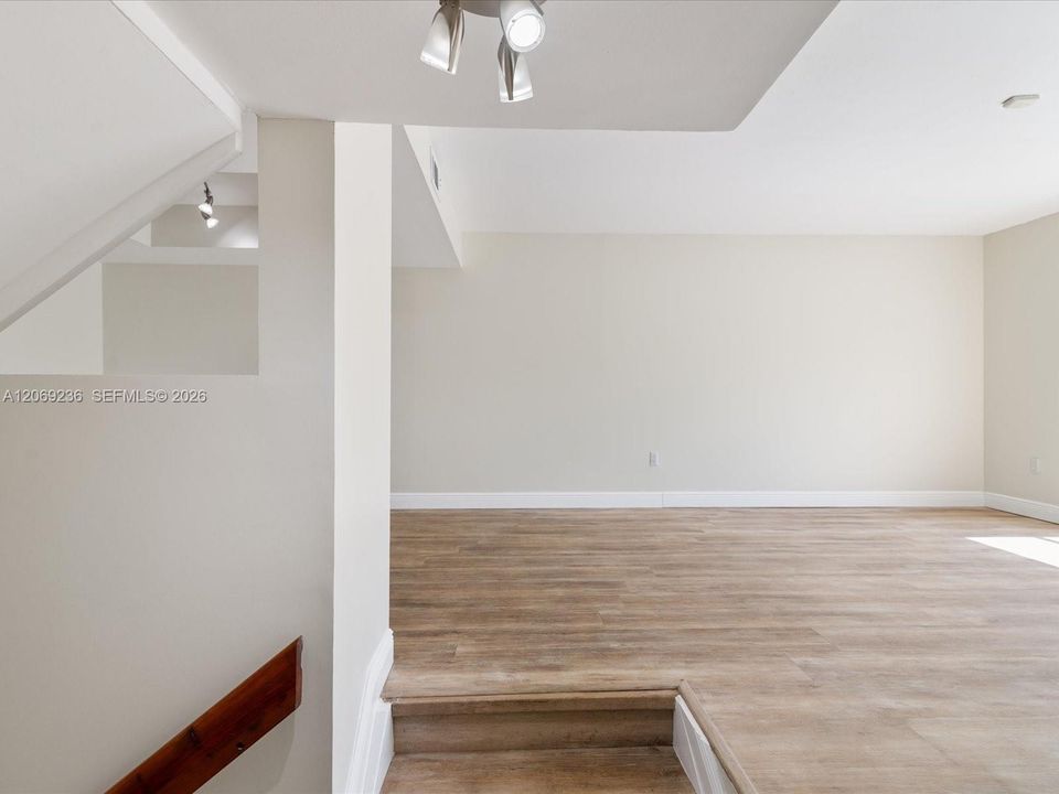 For Rent: $3,300 (3 beds, 2 baths, 1580 Square Feet)