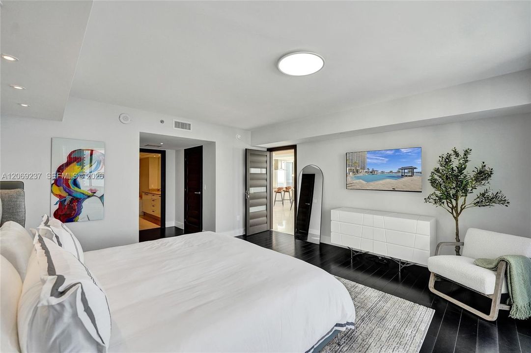 For Rent: $12,000 (3 beds, 3 baths, 2065 Square Feet)