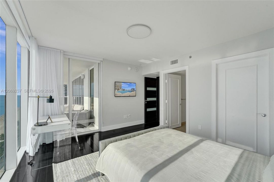 For Rent: $12,000 (3 beds, 3 baths, 2065 Square Feet)