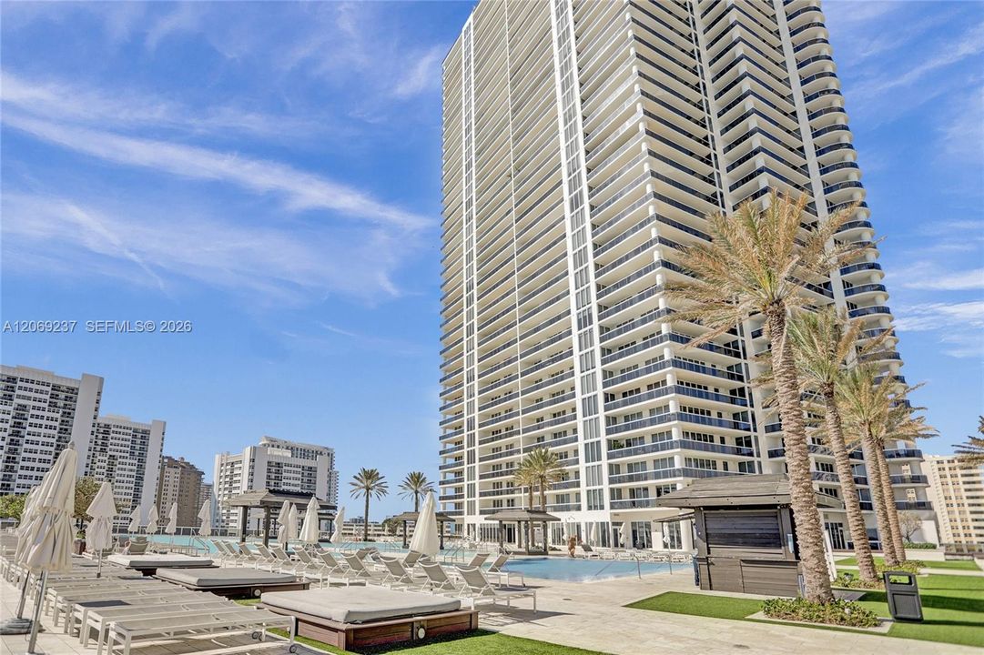 For Rent: $12,000 (3 beds, 3 baths, 2065 Square Feet)