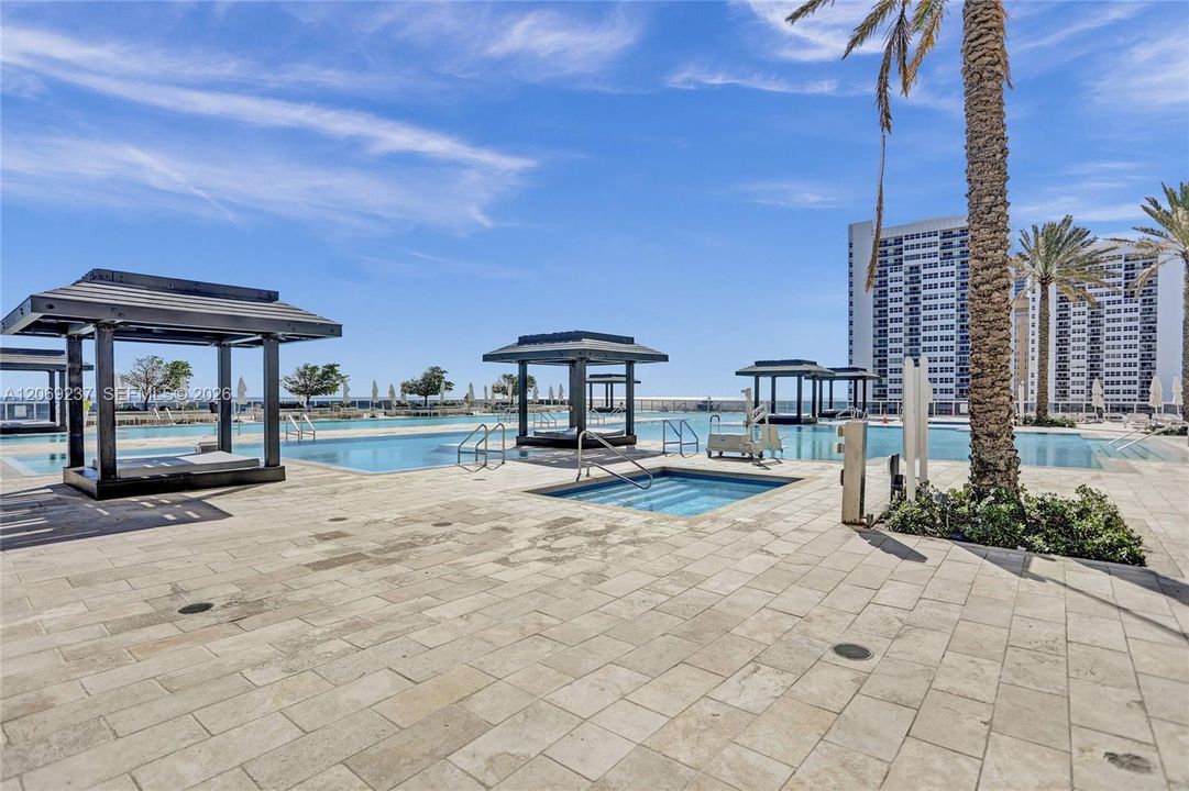For Rent: $12,000 (3 beds, 3 baths, 2065 Square Feet)