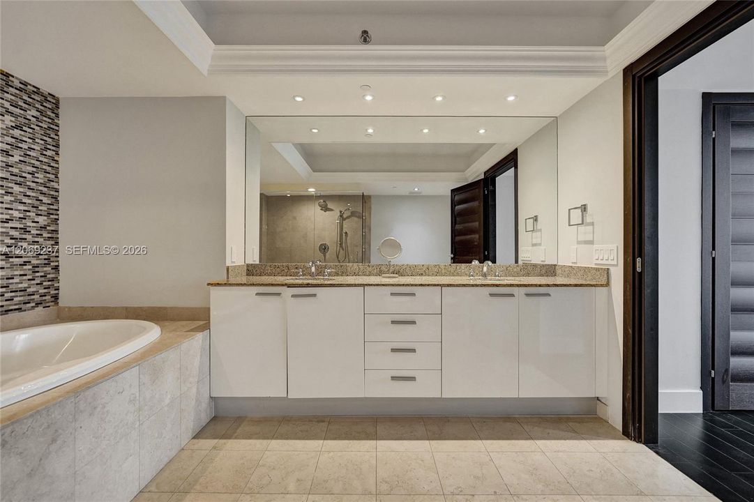 For Rent: $12,000 (3 beds, 3 baths, 2065 Square Feet)